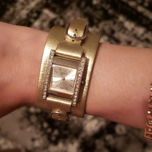 Guess gold vintage thick strap watch